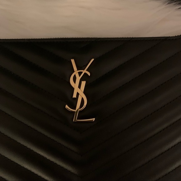 Saint Laurent Classic Monogram - Picture 3 of 9